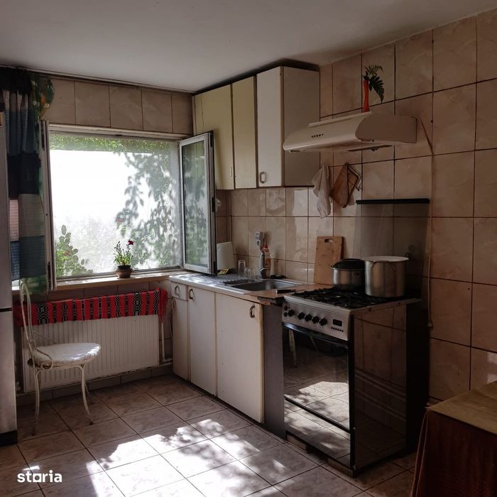 Casă 5 camere cu mansardă și garaj în Bucium