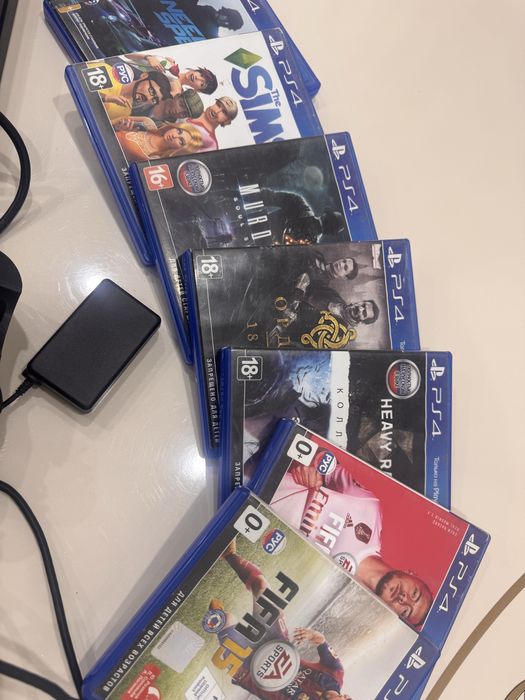 Плейстейшн 4 Р4  с дисками