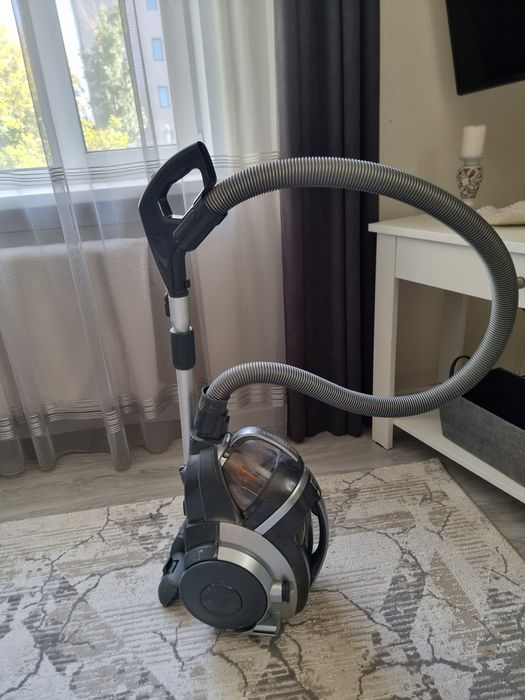 Продам пылесос LG