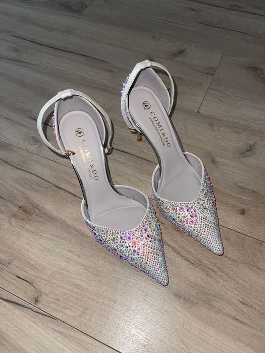 Шпильки со стразами