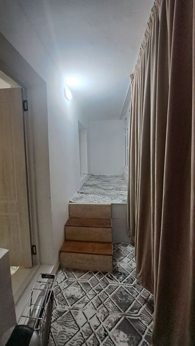 Чирчик шахар Троицкий галирейка 14-мактаб ёнида