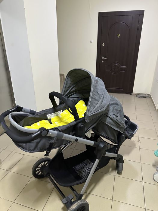Продам детскую коляску для двоих!