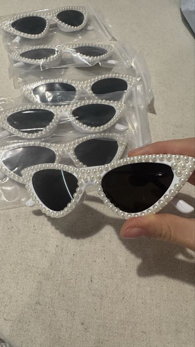 Очила за дамско парти, моминско и др. Ценат е за 6 броя.