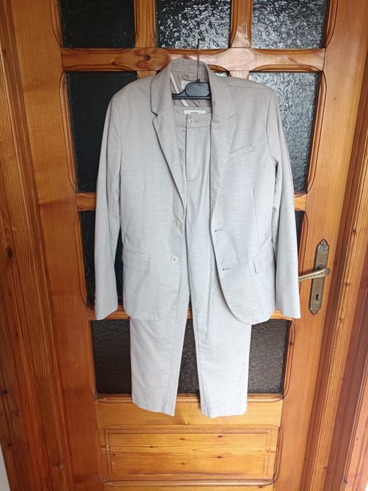 Vând costum copiii mărimea 164