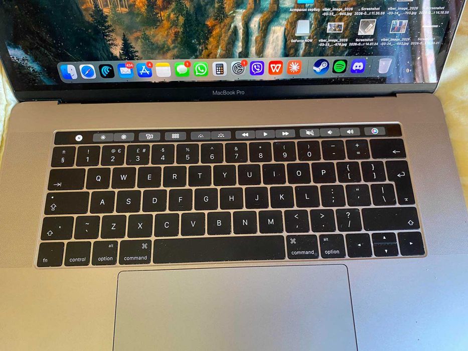 MacBook Pro 15" (A1707) – Изключително запазен + Пълен комплект