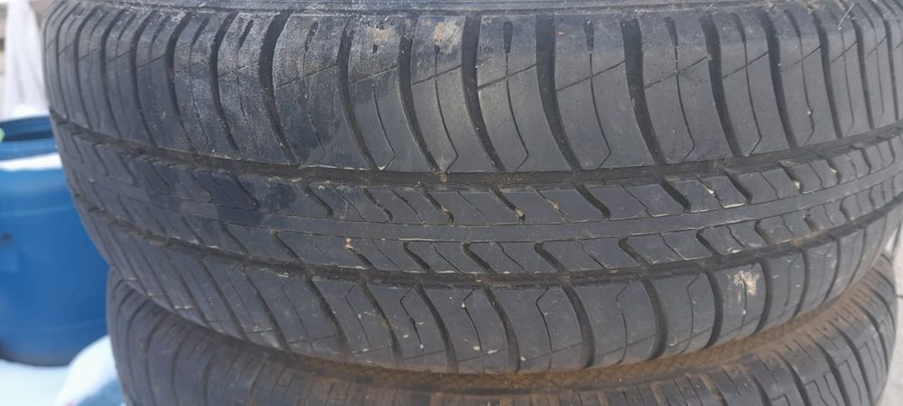 Cauciucuri  R14 aproape noi