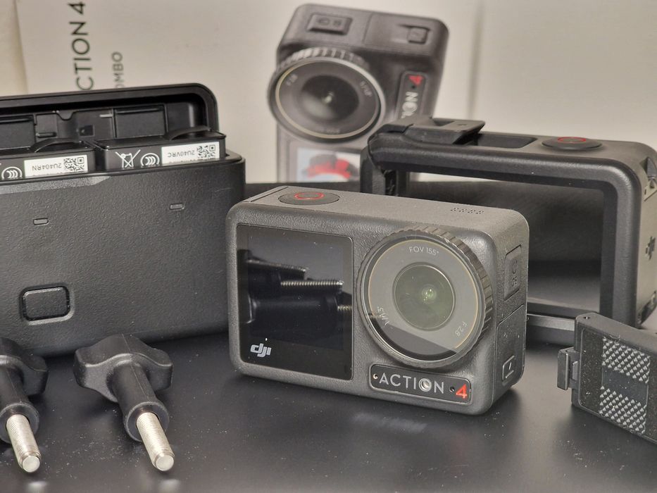 DJI Osmo Action 4 Adventure Combo
