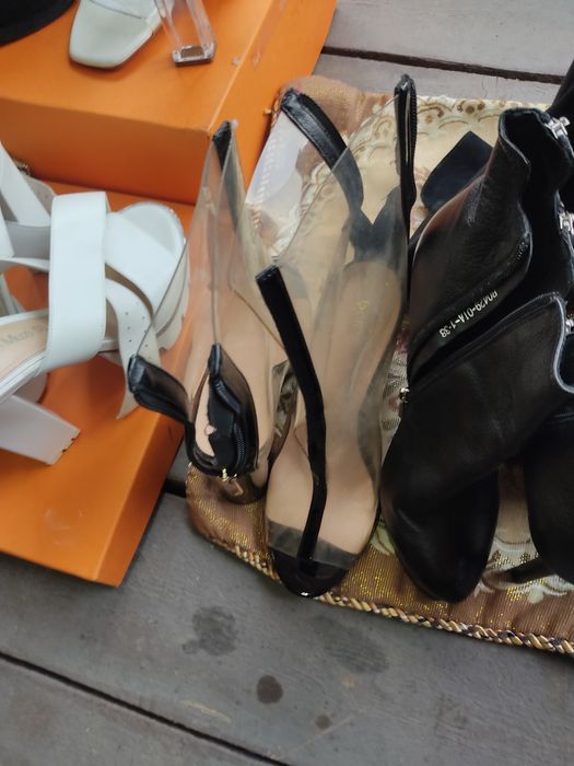 Продам обувь сандали, сапоги итд