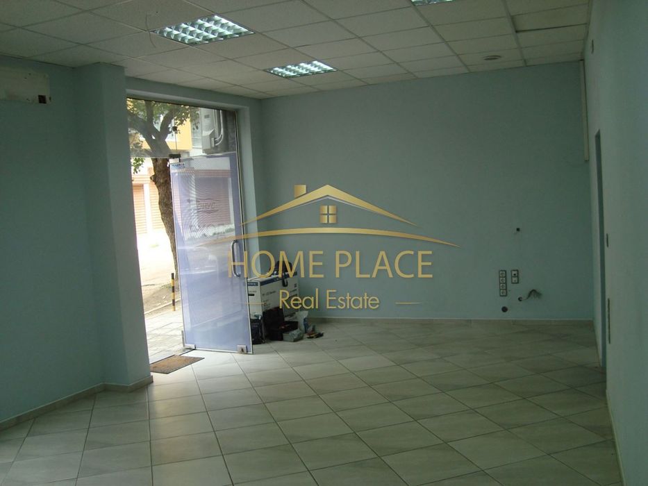 Търговско помещение с обща площ от 90м2 на партерен етаж.