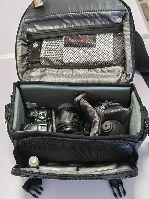 Пълен комплект Nikon D3400 с обектив, допълнителни лещи, филтри и аксесоари – Добро състояние!