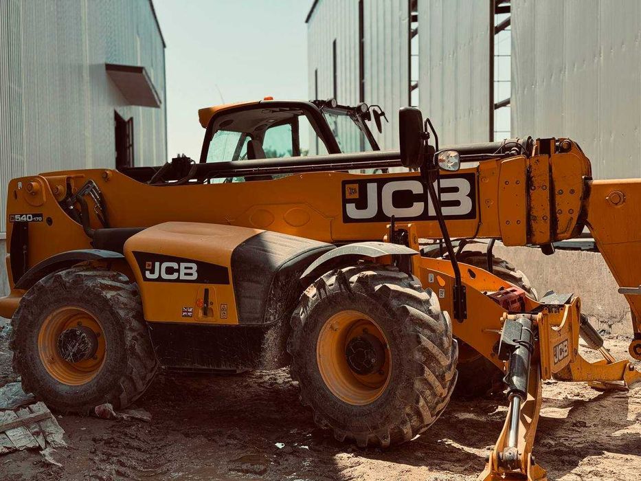 Sotiladi: JCB 540-170 teleskopik yuklagich (Telehandler)