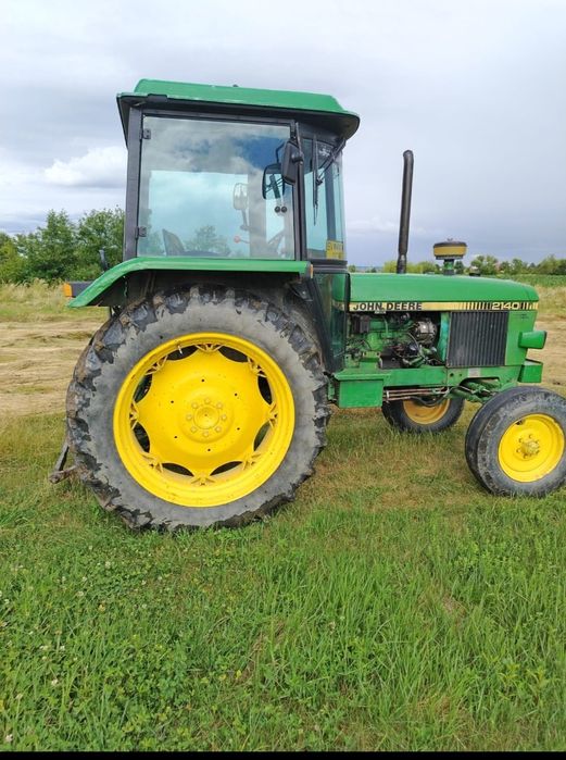 John deere 2140.