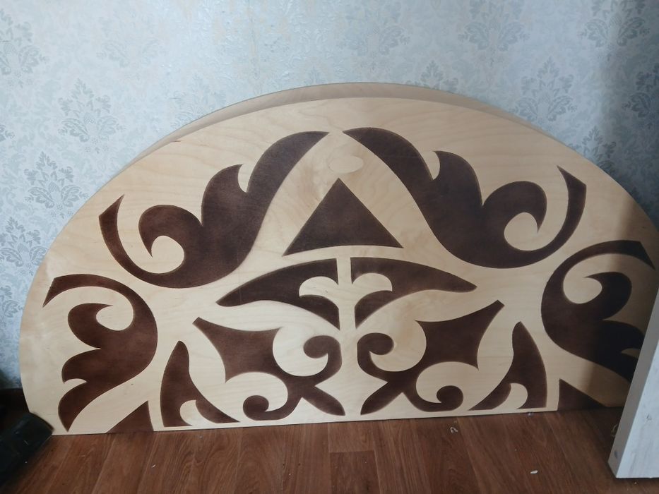 Продам стол размером 150 на 150×35