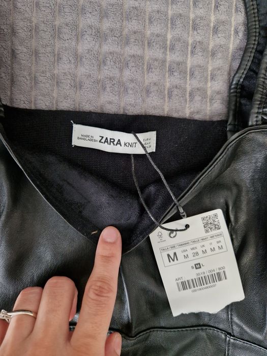 Top  Zara , marimea M,  nou- cu eticheta