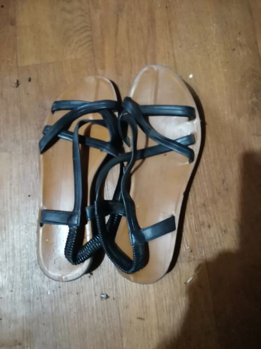 Продаётся женская обувь