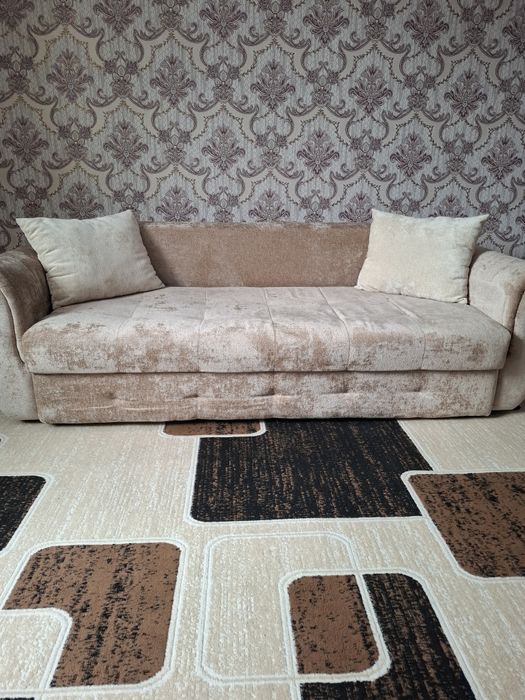 Срочно продам диван