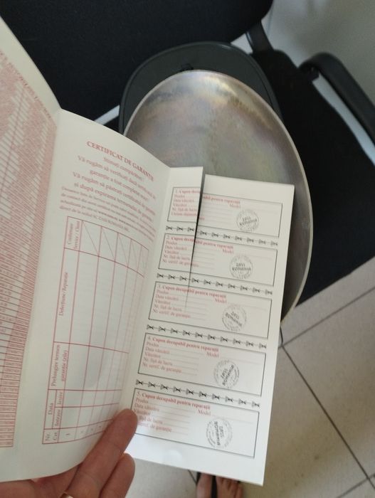 Mașină de tocat carnea. Ras cașcaval și legume.