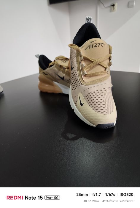 Маратонки Nike Air Max 270 и New Balance 9060