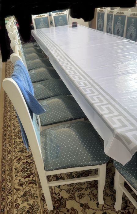 Стол и стулья 20 шт