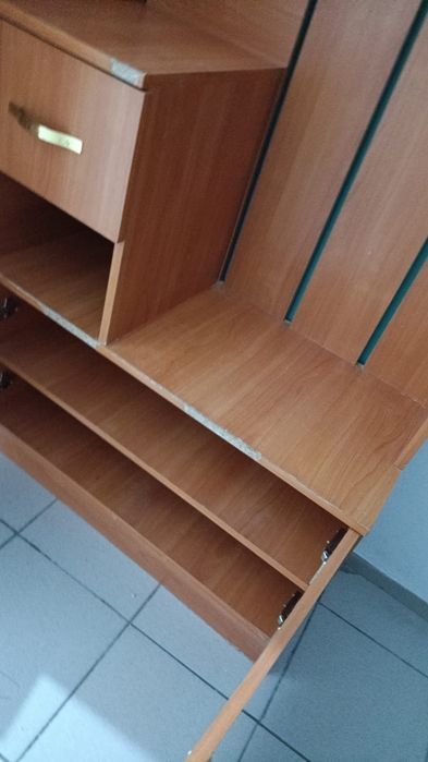 Отдам даром шкафчик для прихожей