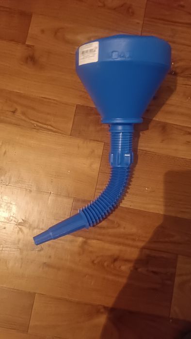 Продам канистру бензин 20л