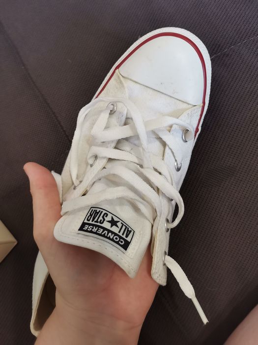 Vând adidași converse mărimea 41