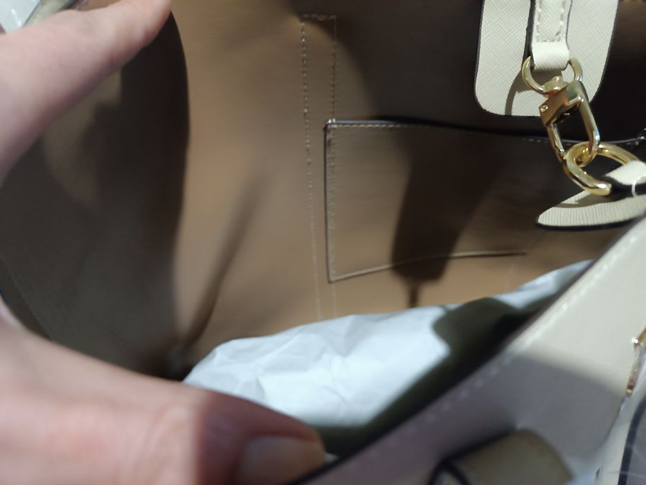 Дамска чанта   бежов цвят