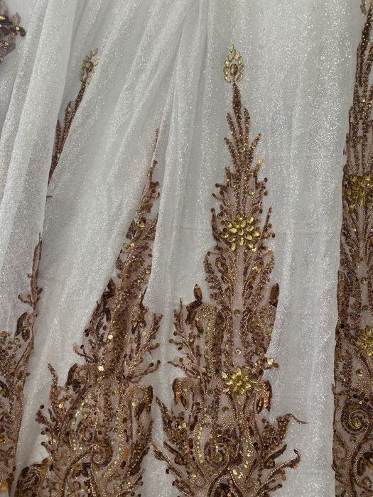 Сватбена рокля със камъчета