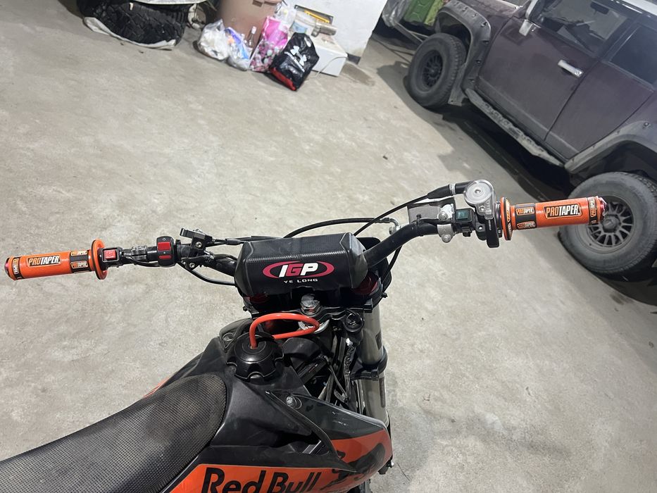 Продам мотоцикл Zuumav 300