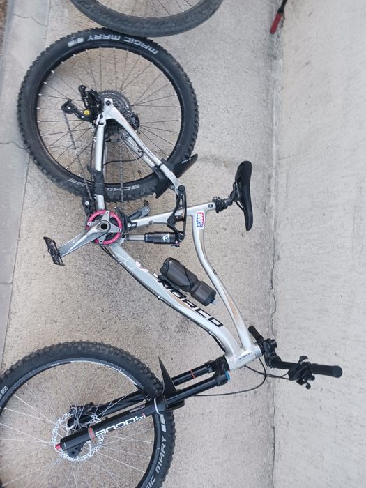 Продавам рамка Norco range 2012