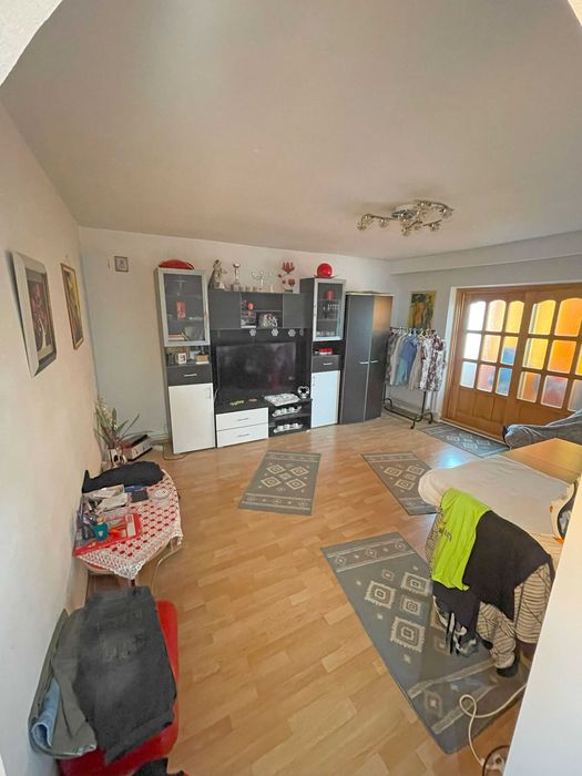 Apartament 3 camere Primăverii Capat 1 Botosani zona linistita