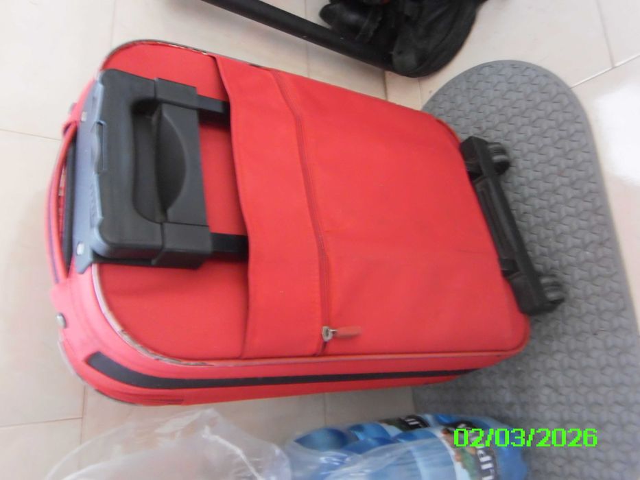 trolere, Albastru din plastic dur si 3 Rosii