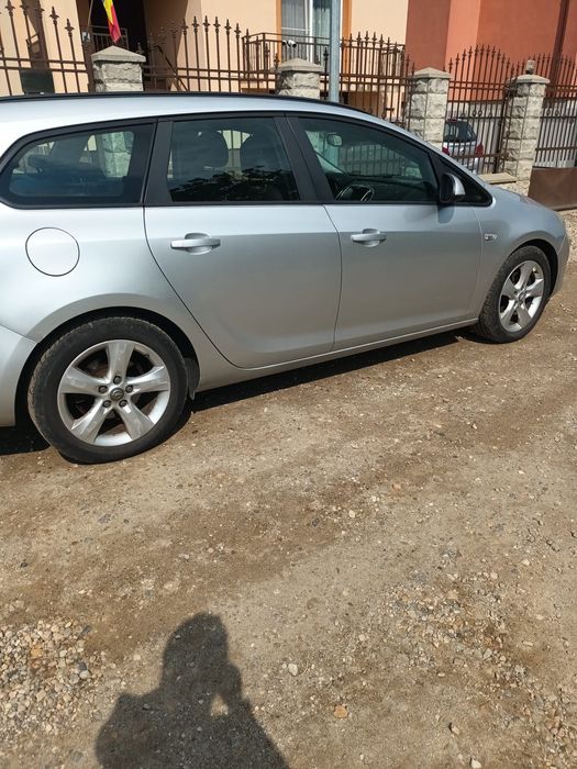 Opel Astra J.