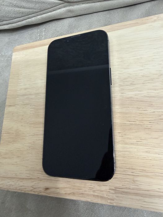 Продам iPhone 13 Pro 256GB в цвете Graphite. От хозяина.