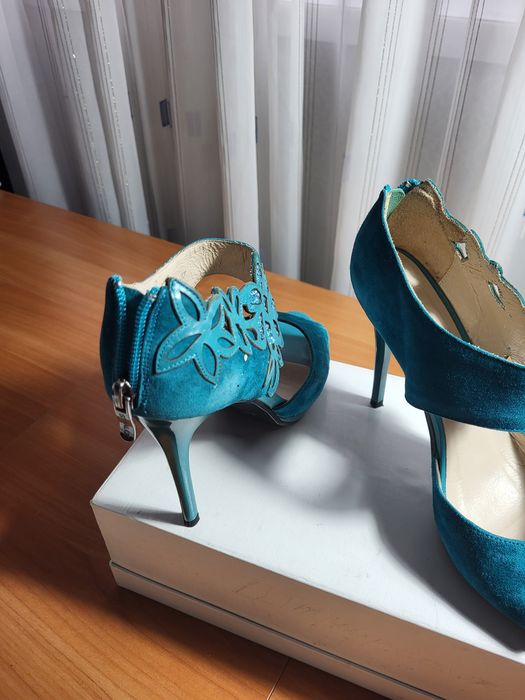 Туфли на высоком кблуке