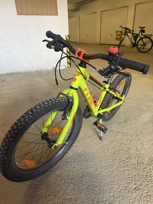 Детско колело cube acid 200