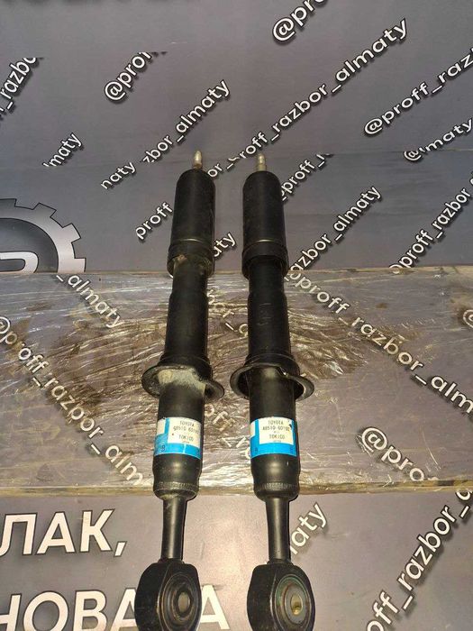 Амортизаторы передние на Toyota Land Cruiser 200 original