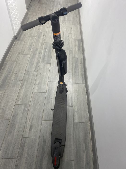 Продам электросамокат Ninebot