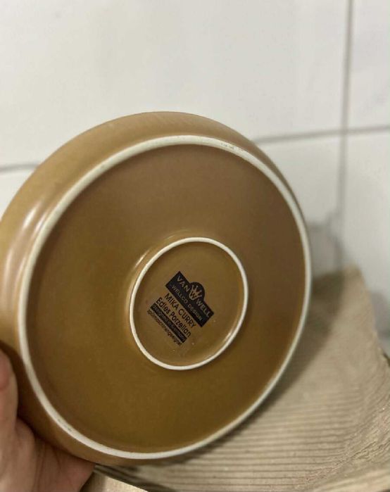 3 лв/ брой 
Германия нови чинии благороден порцелан със сертификат