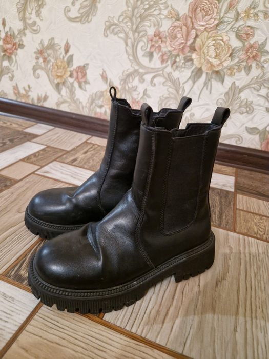 Продам обуви по 2000 тг