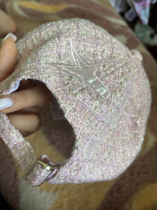 Шапка      Guess