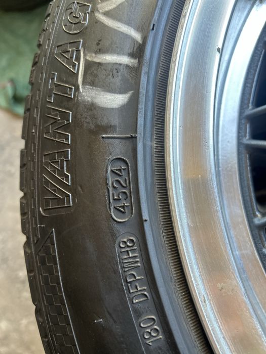 Продам комплект диски с резиной лето.