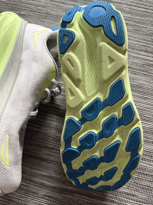 Adidași alergare Hoka Clifton 9 - Mărime 44 2/3 - Stare impecabila