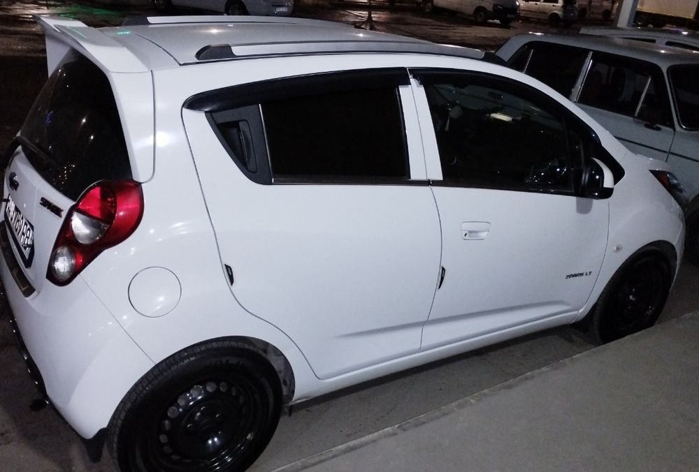 Спарк  2019  белый