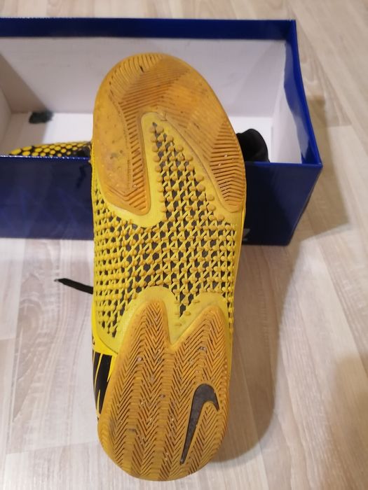 Употребявани без забелешка