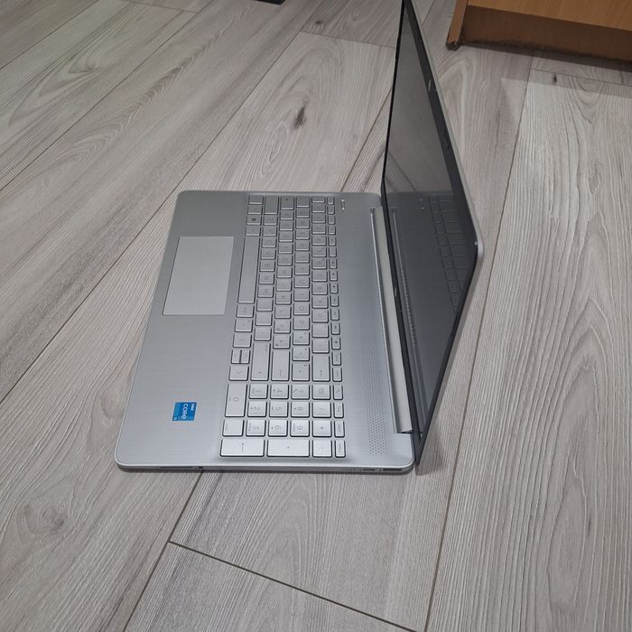 Laptop 15' HP i3 generatia 12  nou