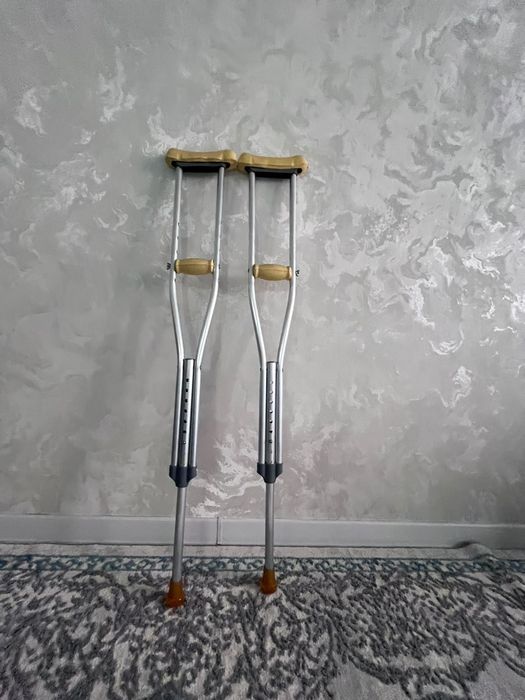Продам костыли в хорошем качестве