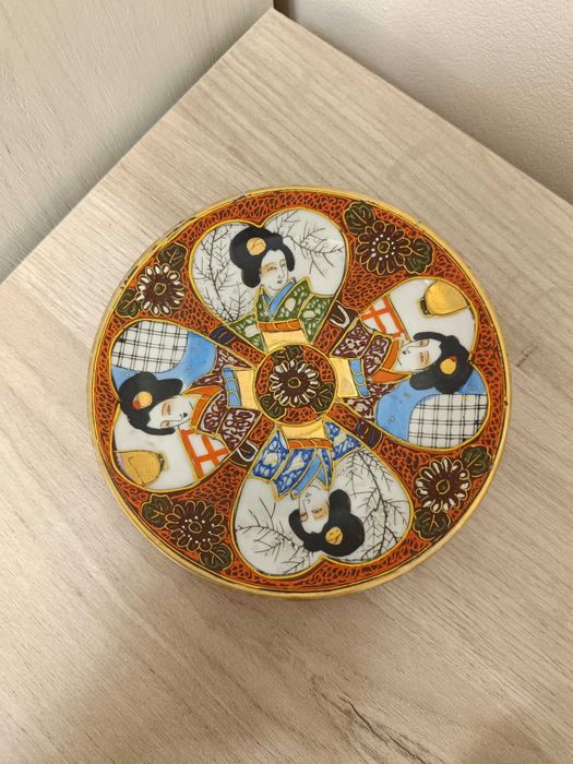 Порцеланови чаши