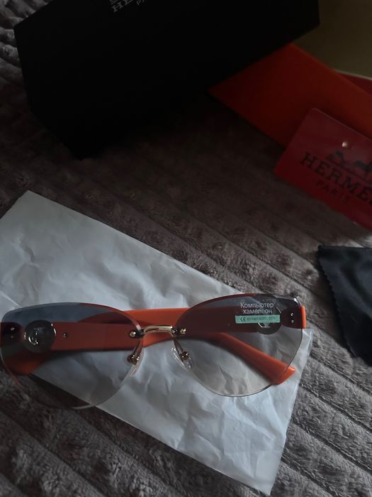 Очки солнцезащитные Hermes.