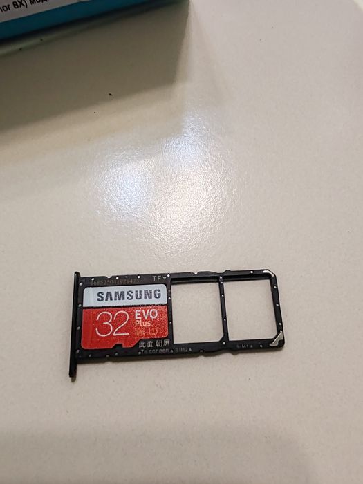 Продам телефон HONOR 8X